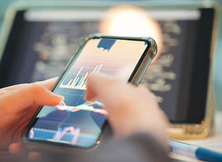 Kontrola investorem transparentního postupu při výběru a přesunu finančních prostředků